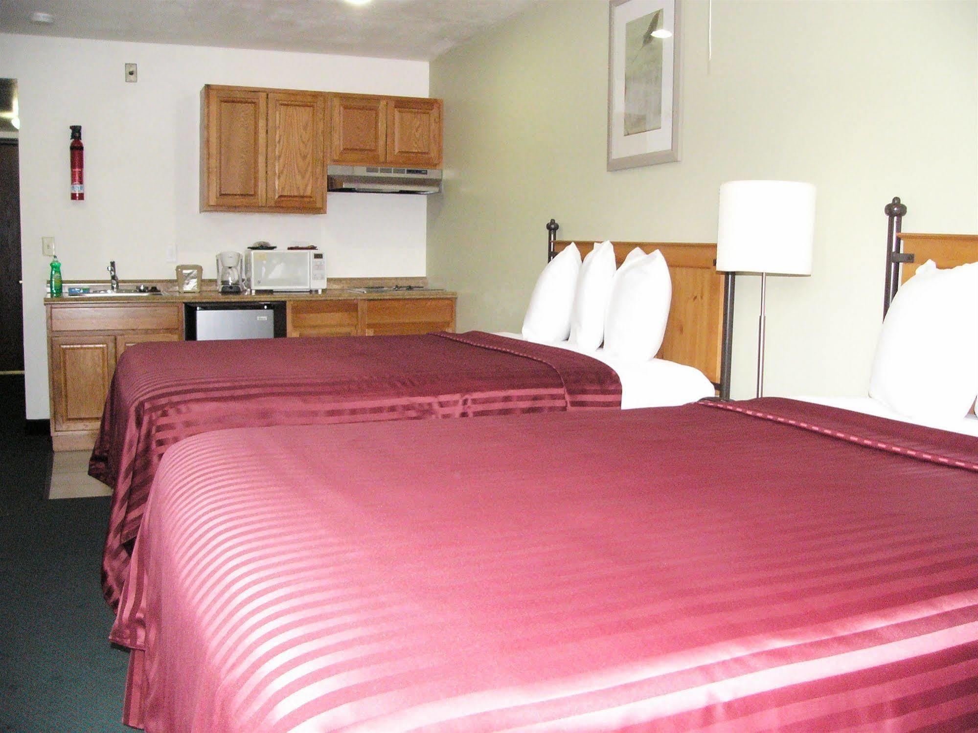 Oyster Bay Inn & Suites Bremerton Esterno foto